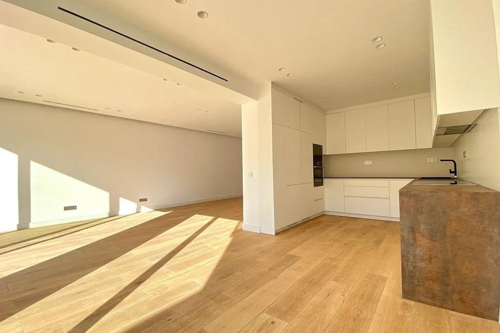 Long Term Rental - Flat - Barcelona - Upper Area