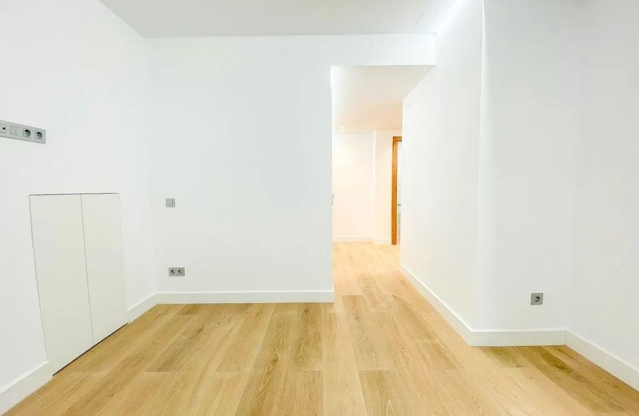 Long Term Rental - Flat - Barcelona - Upper Area