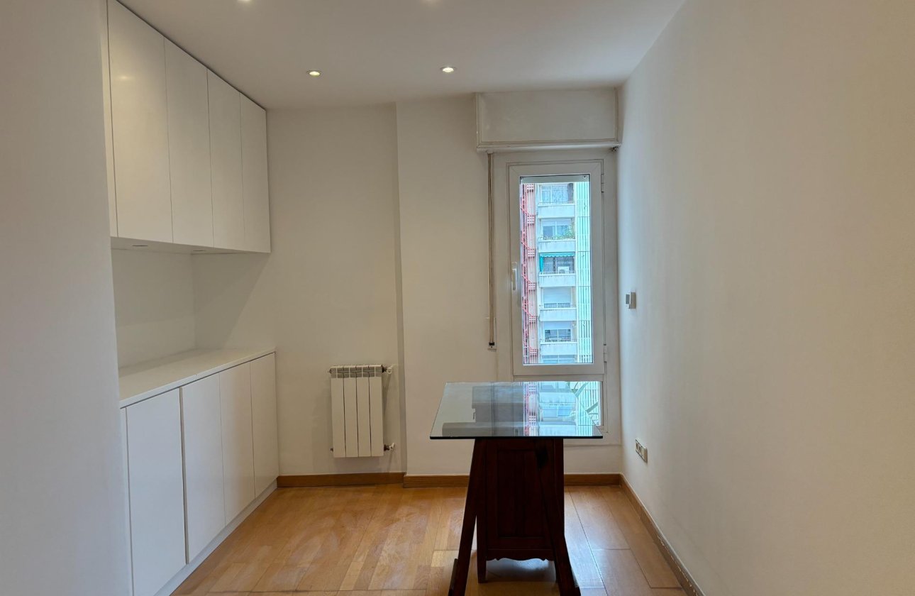 Sale - Flat - Barcelona - Les Corts