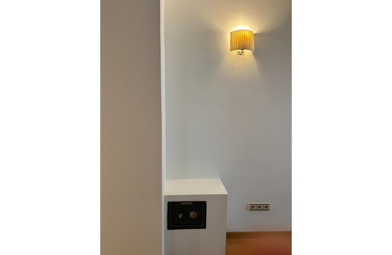 Sale - Flat - Barcelona - Les Corts