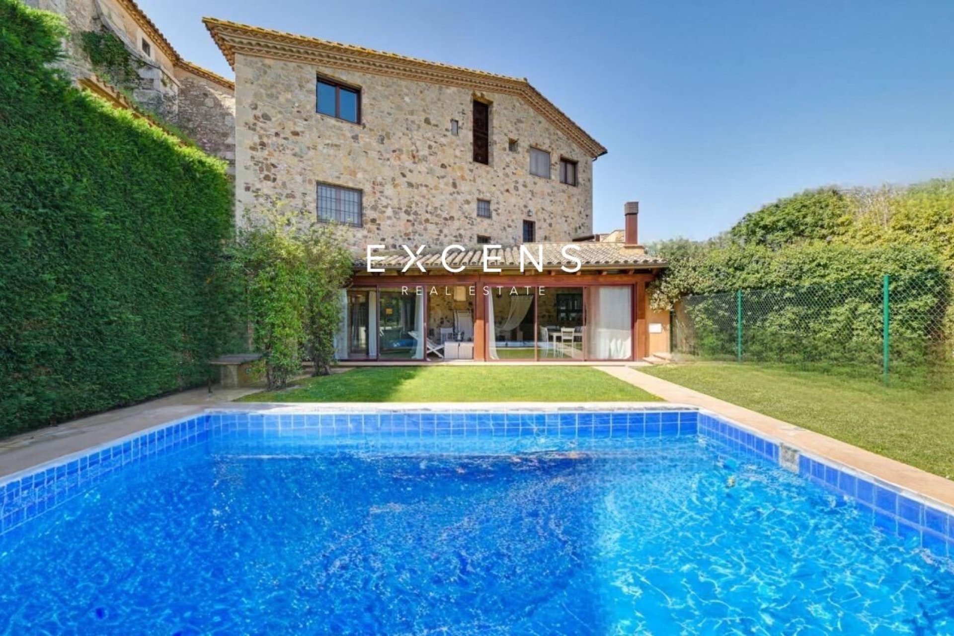 Sale - House / Villa - Empordà