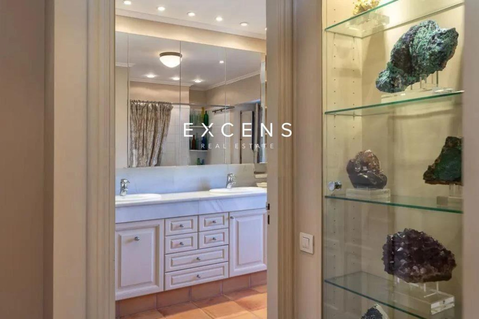 Sale - House / Villa - Empordà