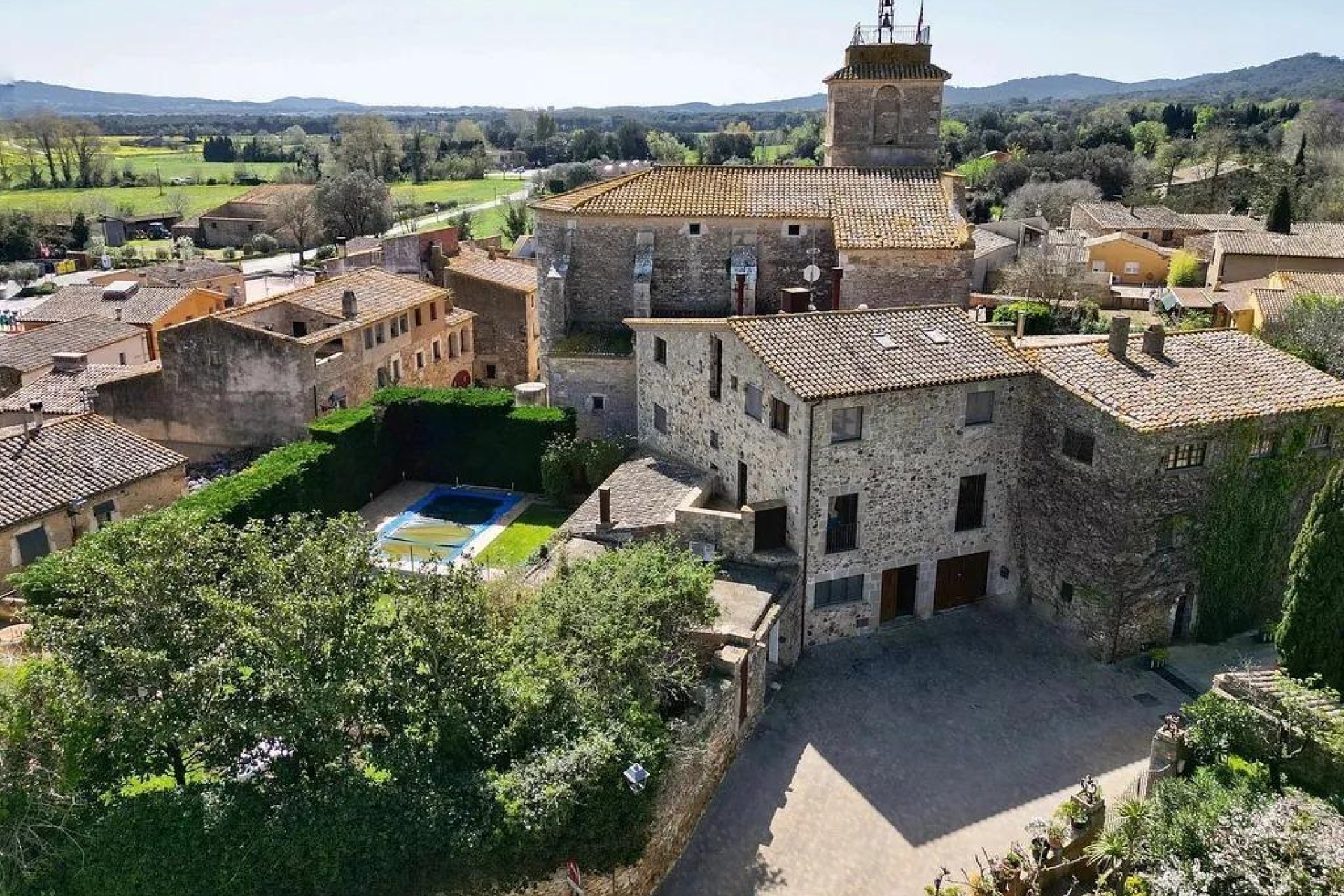 Sale - House / Villa - Empordà
