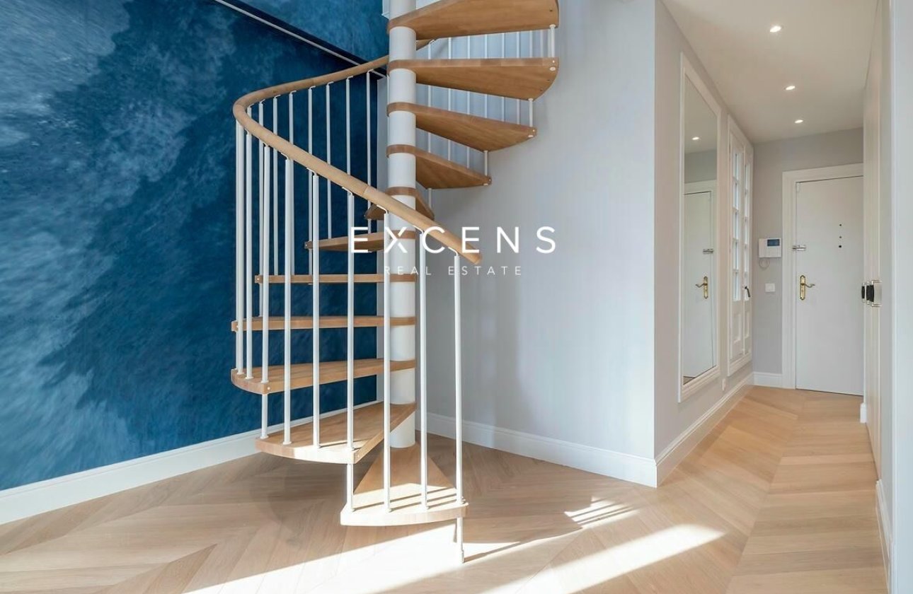 Sale - Penthouse - Barcelona - Eixample