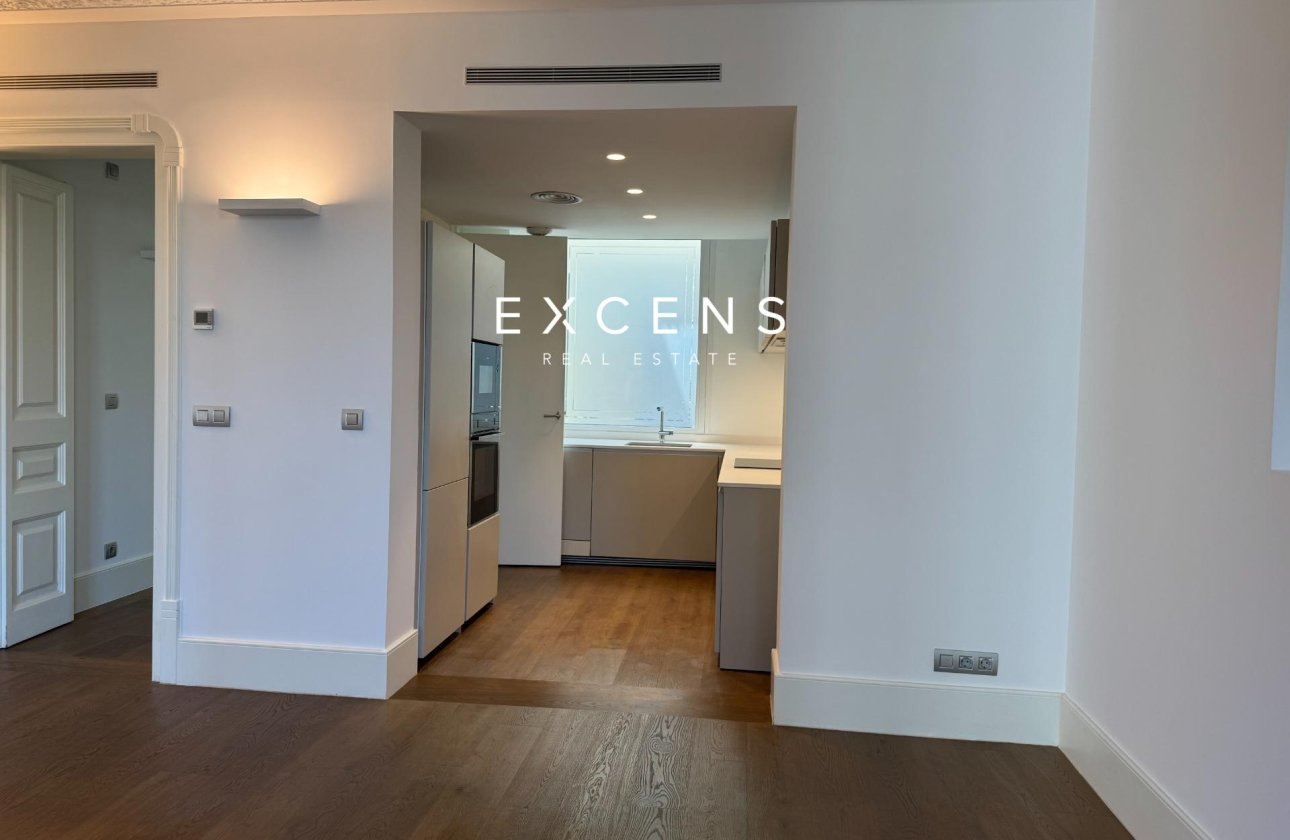 Sale - Penthouse - Barcelona - Eixample