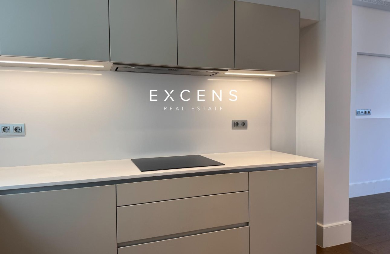 Sale - Penthouse - Barcelona - Eixample