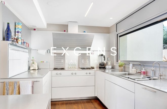 Sale - House / Villa - Barcelona - Upper Area