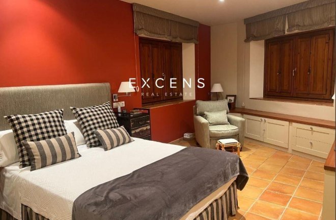 Sale - House / Villa - Empordà