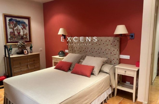 Sale - House / Villa - Empordà