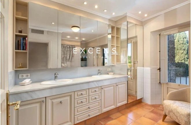 Sale - House / Villa - Empordà