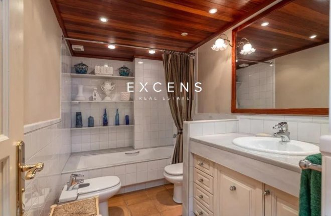 Sale - House / Villa - Empordà